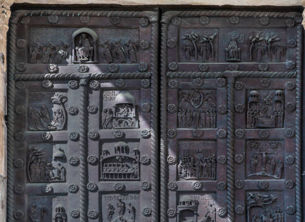 istock Saint Ranieri's Door 1141734515