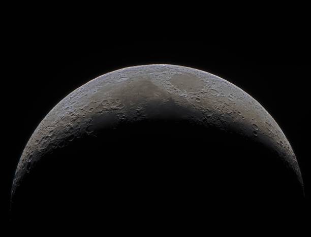 istock Waxing moon 27% color 1141751991