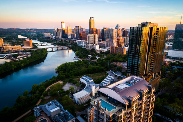 istock Austin Texas Skyline cityscape 2019 dawn sunrise 1141772202