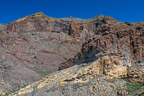 istock Looming Crags in the Desert 1141809519