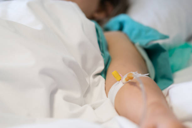 istock İnjection to patient after surgery 1141857623