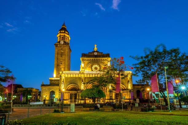 manila kathedrale, intramuros, manila, philippinen - manila cathedral stock-fotos und bilder