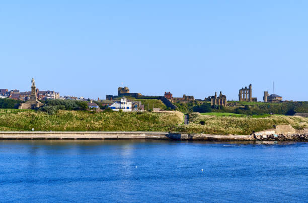 istock Newcastle upon Tyne - harbour 1141952324