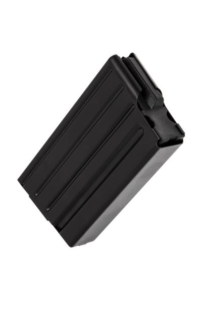 istock Assault rifle magazine isolated on white background 1142012320