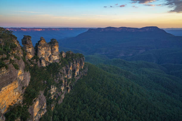istock sunset at three sisters lookout, blue mountains, australia 40 1142039184