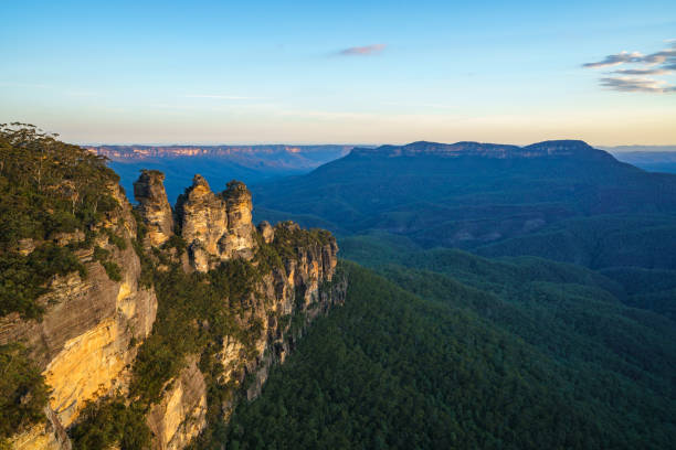 istock sunset at three sisters lookout, blue mountains, australia 21 1142042151