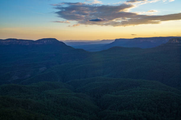 istock sunset at three sisters lookout, blue mountains, australia 31 1142042936