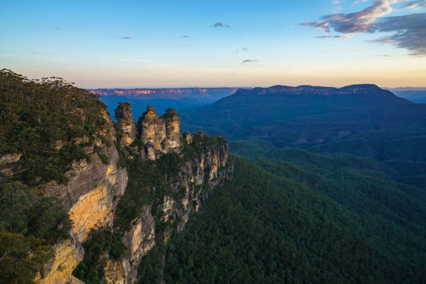 istock sunset at three sisters lookout, blue mountains, australia 35 1142043329