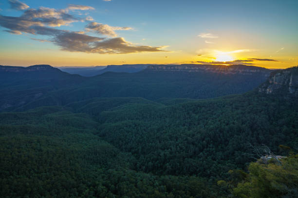 istock sunset at three sisters lookout, blue mountains, australia 37 1142043464