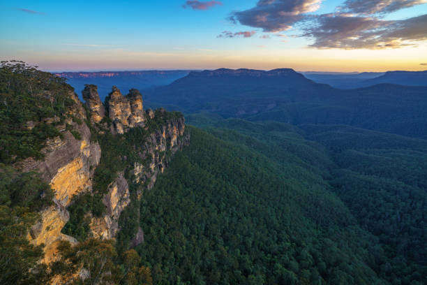 istock sunset at three sisters lookout, blue mountains, australia 43 1142044133