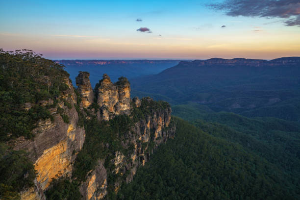 istock sunset at three sisters lookout, blue mountains, australia 48 1142044414