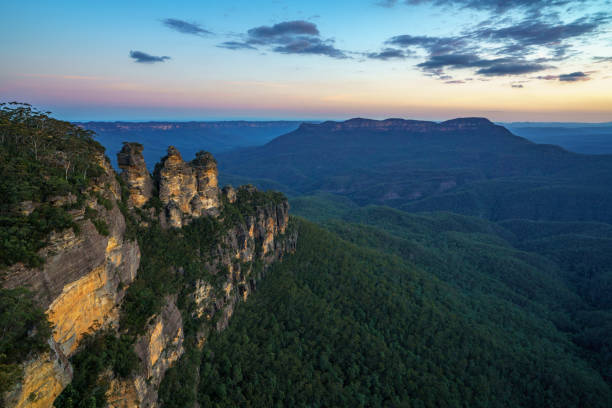 istock sunset at three sisters lookout, blue mountains, australia 57 1142047194