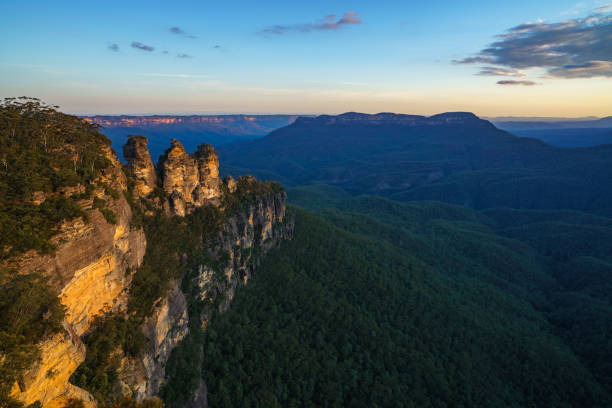 istock sunset at three sisters lookout, blue mountains, australia 24 1142048160
