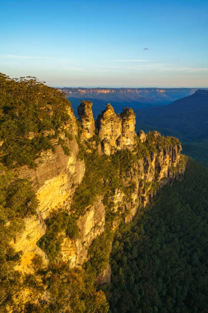 istock sunset at three sisters lookout, blue mountains, australia 14 1142049023