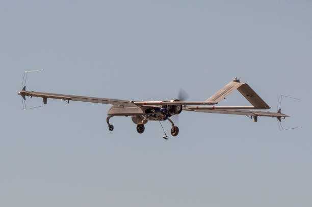 regular australian army rq-7 shadow 200 uav launch, flying and recovery demonstration - military reconnaissance airplane imagens e fotografias de stock