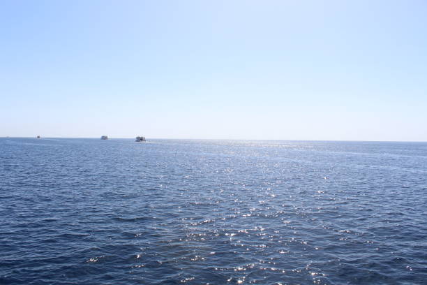 istock Blue and clean red sea 1142084725