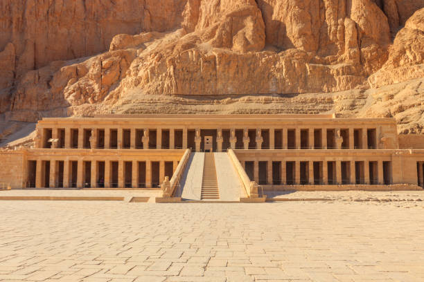 templo mortuorio de hatshepsut en luxor, egipto - 2947 fotografías e imágenes de stock