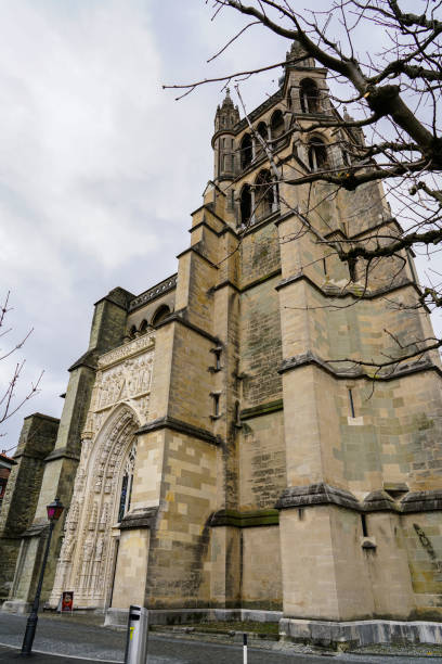 istock Cathedrale Notre-Dame Lausanne 1142200894