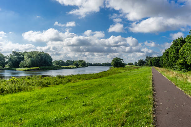 Elbe cycle route Elbe river cycle route in summer elbe river stock pictures, royalty-free photos & images