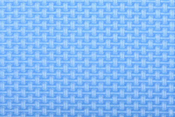 texture d’un tapis de gym de brillance bleu de polyéthylène. texture de tapis de yoga. - granite travel audio photos et images de collection
