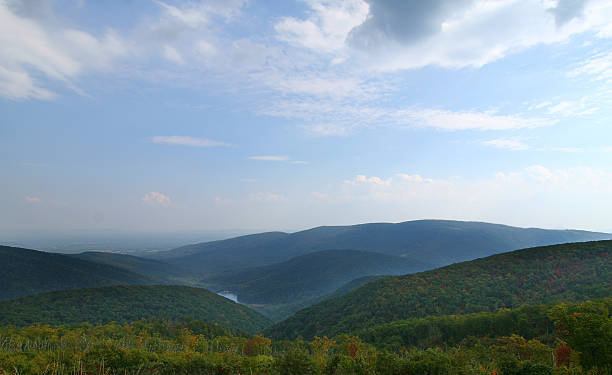 catena montuosa del blue ridge - shenandoah river valley foto e immagini stock