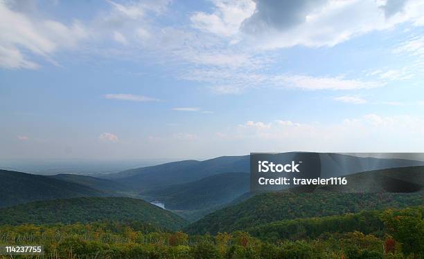 Blue Ridge Mountains - zdjęcia stockowe i więcej obrazów Dolina Shenandoah - Dolina Shenandoah, Jezioro, Pasmo Błękitne