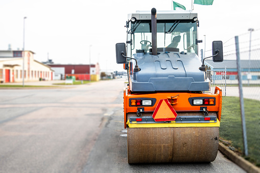 Asphalt drum compactor