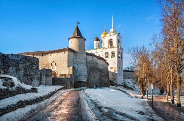 View of Pskov Krom View of Pskov Krom and the stone wall of the spring park pskov russia stock pictures, royalty-free photos & images