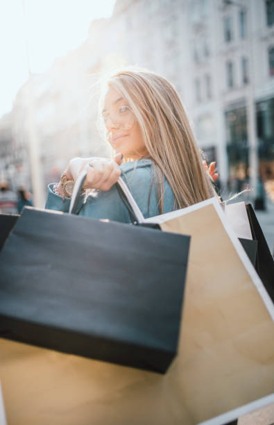 istock Girls who were Shopping 1142400982