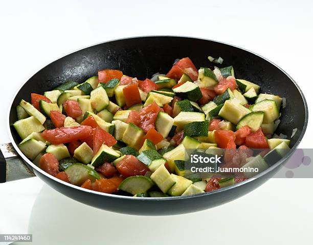 Foto de Cozinhar Legumes e mais fotos de stock de Abobrinha - Abobrinha, Abóbora, Abóbora Ovoide