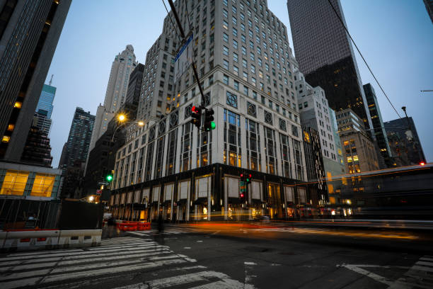 istock New York Manhattan Fifth avenue night traffic 1142426465