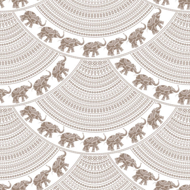 абстрактный бесшовный геометрический волнистый узор с индийскими слонами. коричневый вентилятор формы богато перья, листья, баннеры с этн� - fan shape stock illustrations