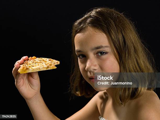 Pizza Tiempo De Foto de stock y más banco de imágenes de Comer - Comer, Fondo negro, Niño