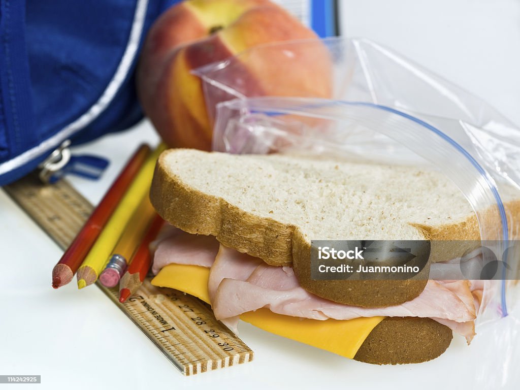 Школьный обед - Стоковые фото Бутерброд роялти-фри