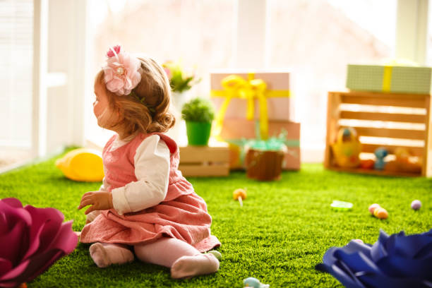 istock Little girl with flower crown 1142436799