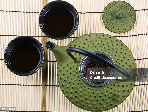 Herbata Jest Gotowy - zdjęcia stockowe i więcej obrazów Herbata - gorący napój - Herbata - gorący napój, Suche liście herbaty, Bambus - Tworzywo