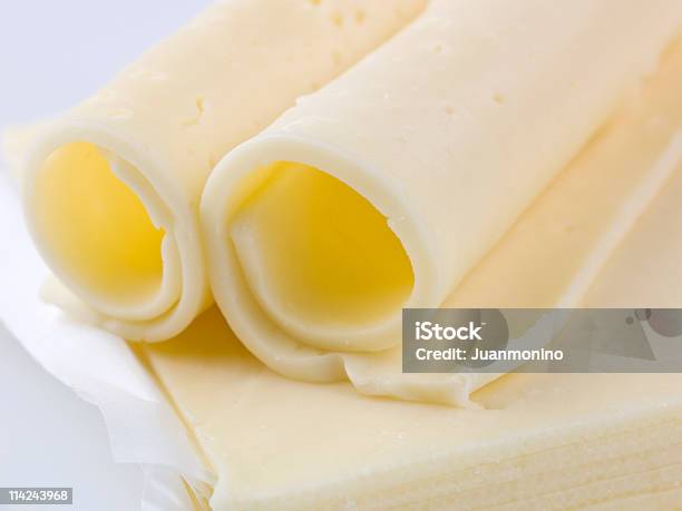 Havarti Scheiben Käse Stockfoto und mehr Bilder von Extreme Nahaufnahme - Extreme Nahaufnahme, Farbbild, Fotografie