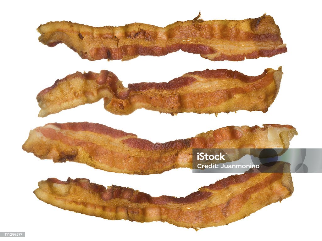 Quatro crispy Frito tiras de bacon sobre fundo branco. - Royalty-free Alimentação Não-saudável Foto de stock