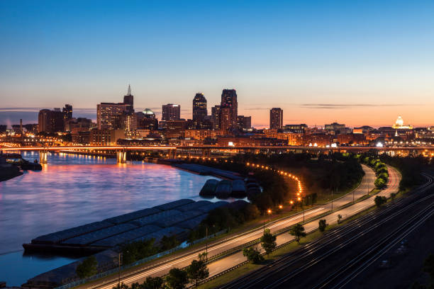 istock Panorama of St. Paul at sunset 1142450782