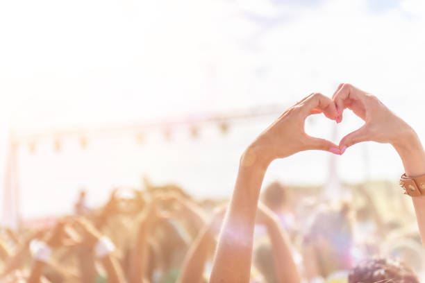 istock Heart-shape symbol for favorite band 1142451366