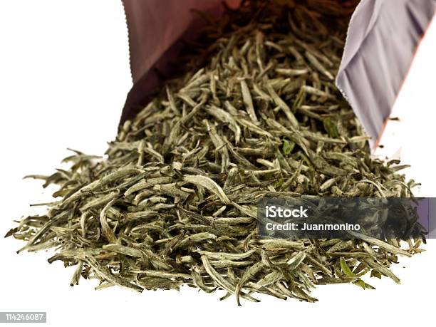 Plata Fina Blanco Hojas De Té Foto de stock y más banco de imágenes de Té blanco - Té blanco, Alimentos deshidratados, Bolsa - Objeto fabricado