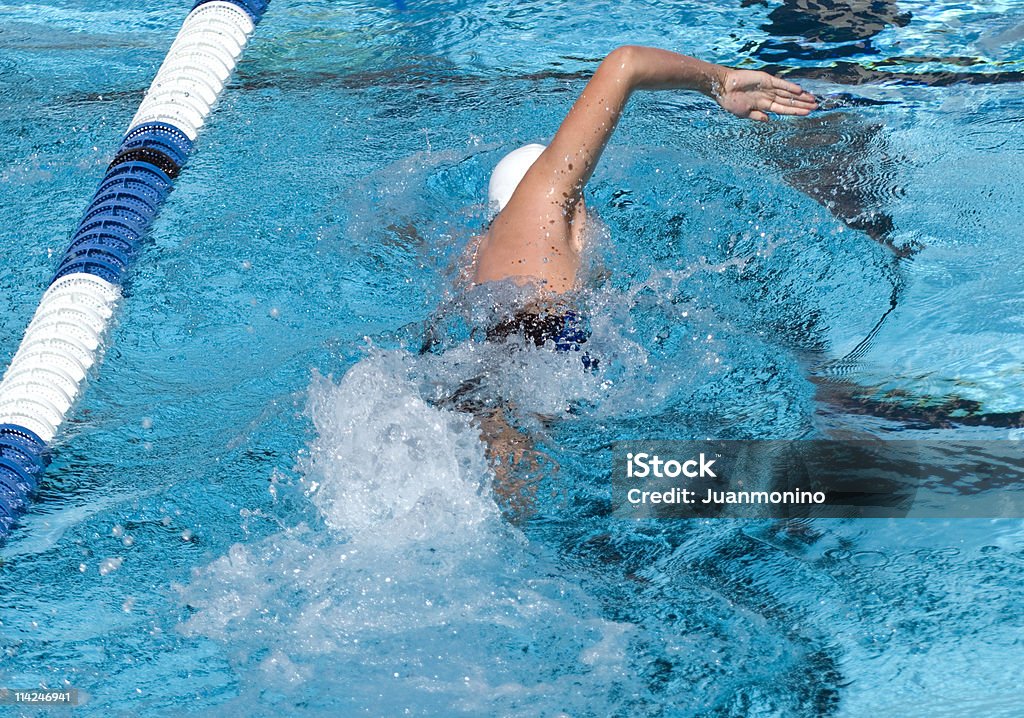 Macho Teen piscina - Foto de stock de 14-15 años libre de derechos