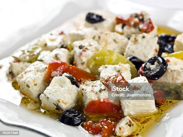 Photo libre de droit de Horsdœuvre De Fromage Feta Avec Des Poivrons Et Olives banque d'images et plus d'images libres de droit de Aliment