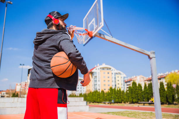 istock Street Basketball player 1142477950