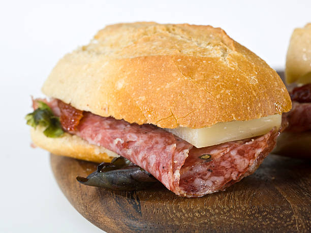 salame y de un sándwich de queso provolone - sopresatta fotografías e imágenes de stock