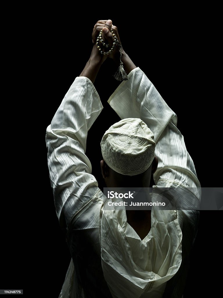 イスラム持つ男性数珠 - アフリカ民族のロイヤリティフリーストックフォト