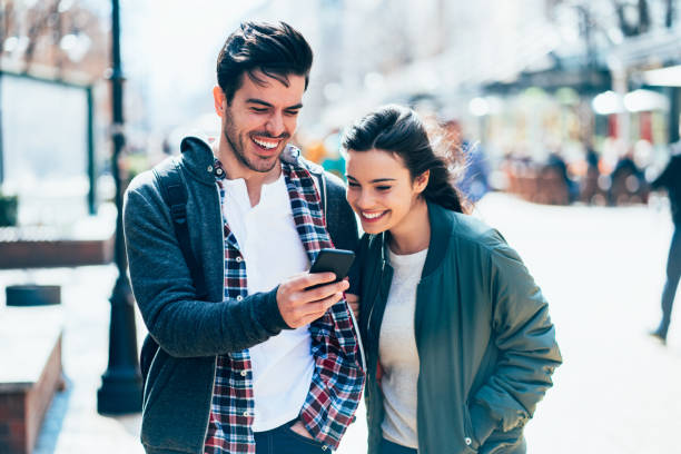istock Couple with smartphone 1142494529