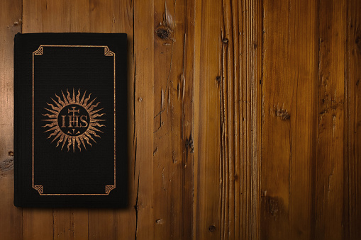 Biblia en una tabla de madera (jesuita) photo