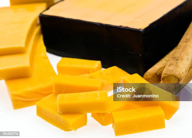 Foto de Queijo Cheddar Picante Amarela e mais fotos de stock de Afiado - Afiado, Amarelo, Antepasto