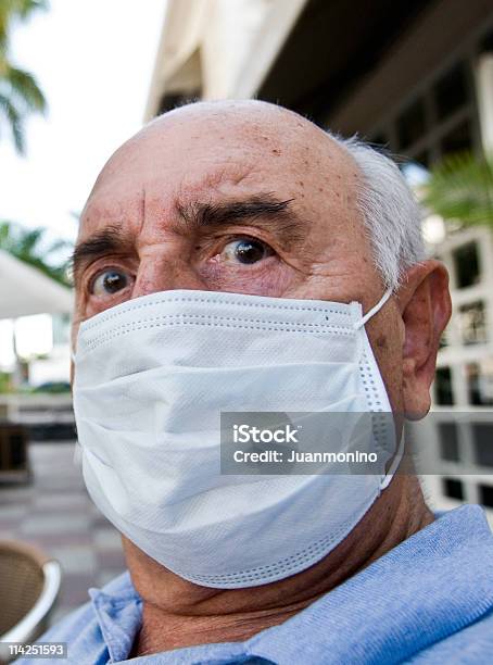 Foto de Gripe Paranóia e mais fotos de stock de 60 Anos - 60 Anos, 70 anos, Adulto